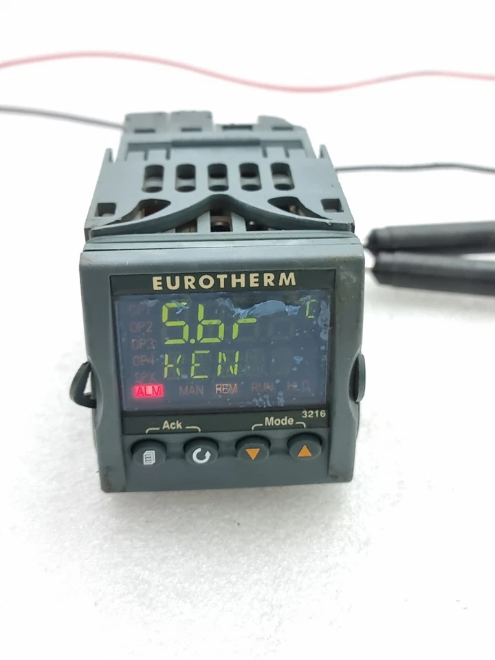 EUROTHERM 3216 PROCESS CONTROL EQUIPMENT UNIT 100-240Vac 3216/CC/VH/LRXX/R